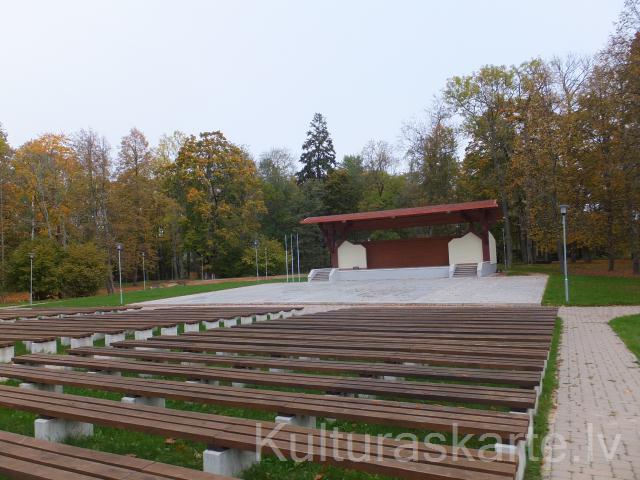 Dagdas muižas parks